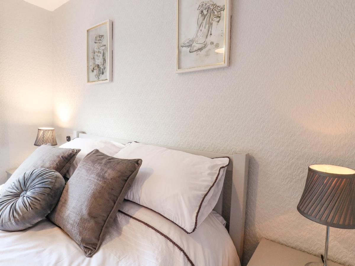 George'S Place Froghall Buitenkant foto